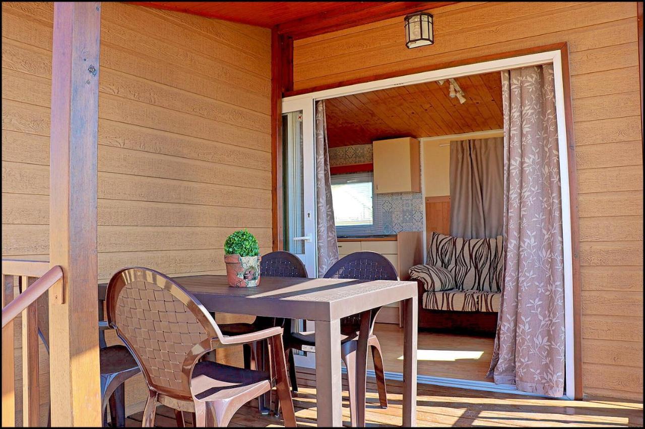 Bungalow Con Piscina Privada 科尼尔-德拉弗龙特拉 外观 照片